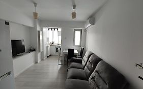 Ultracentral Ploiesti Apartment-Free Private Parking